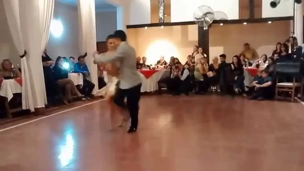 Video thumbnail for Adriana Laplaca y Marcelo Perez - El Olivo (tango) - Darienzo / Maure