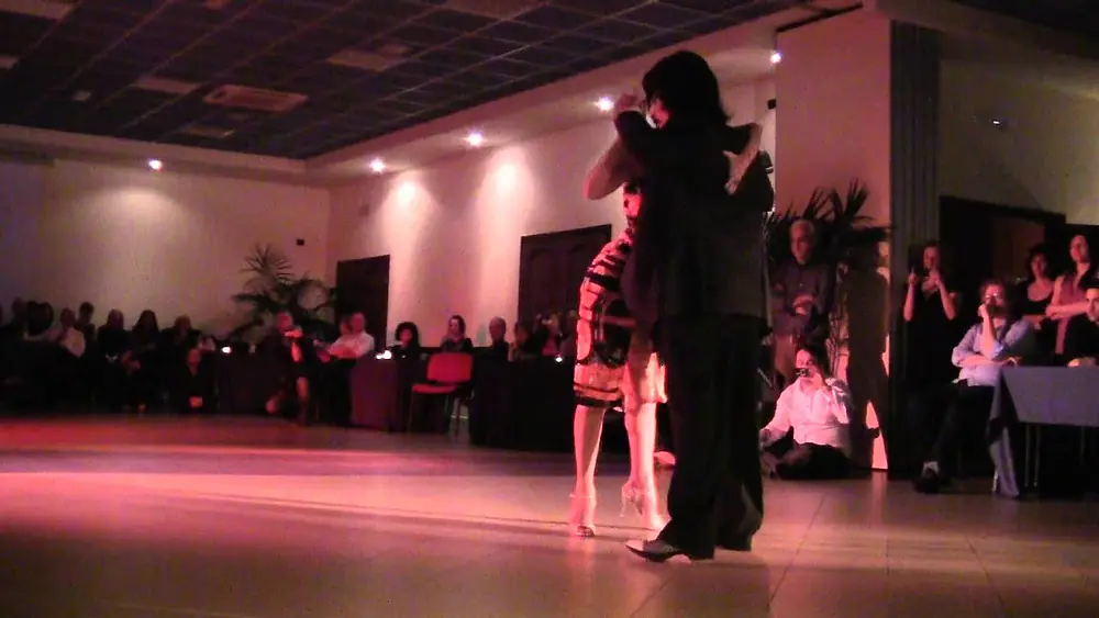 Video thumbnail for Moira Castellano y Gaston Torelli - Pisa 14/4/2012