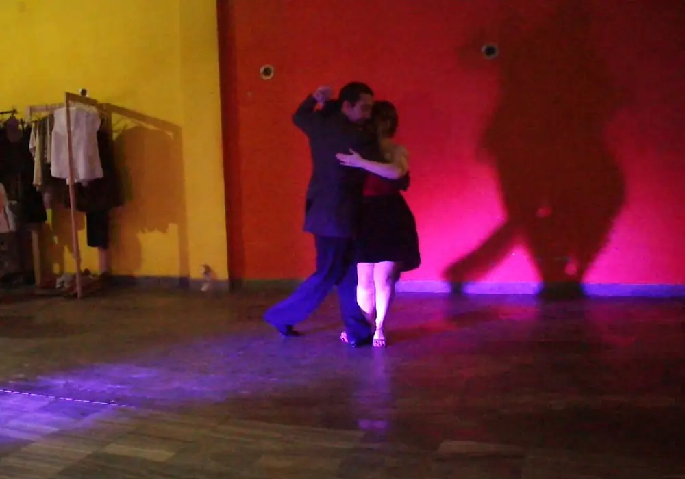 Video thumbnail for Lindemberg Carvalho e Roberta Barreto - Morena (Esteban Morgado)