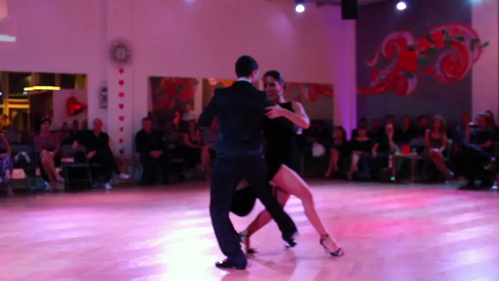 Video thumbnail for Vagelis Hatzopoulos & Marianna Koutandou 2/4 - 2 Corazones Tango Accademia Rimini 2/11/2018