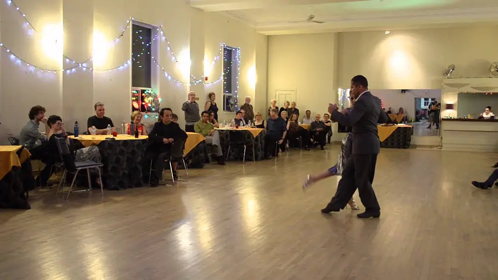 Video thumbnail for Frank Obregon y Jenny Gil bailan el Tango Pasional en Toronto - Canada