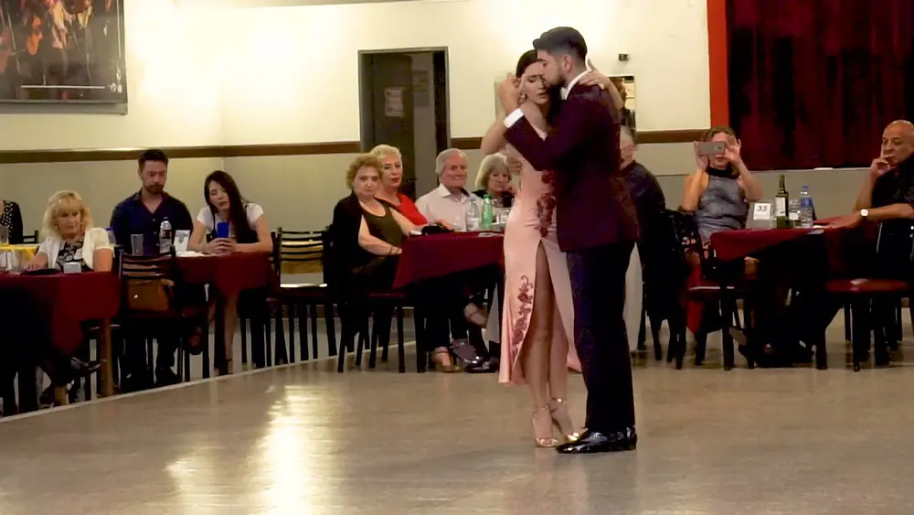 Video thumbnail for Sebastian Jimenez & Magdalena Valdez   Milonga La Baldosa   Cristal  Troilo   Marino