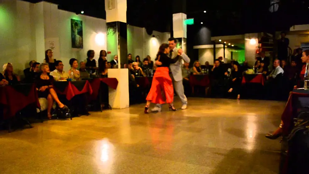 Video thumbnail for Diego Converti & Graciela Gamba   Porteño y Bailarin   D' Arienzo Maure   El Olivo 13/08/2013