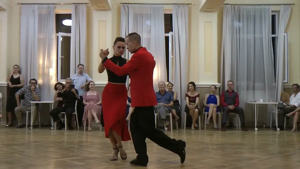 Video thumbnail for Michael Nadtochi y Elvira Lambo - 13° Transylvania Tango Marathon - Brasov  Romania  06.08.2022  2.5