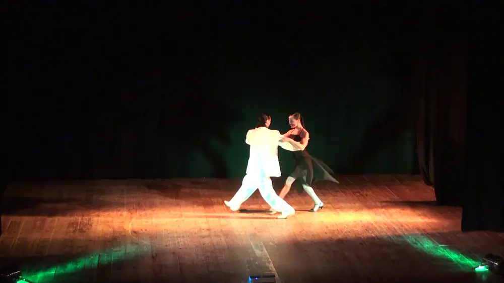 Video thumbnail for Gustavo Rosas. Tango con Gisela Natoli en Alghero Tango Festival.Mayo 2010 Alghero.Italia.