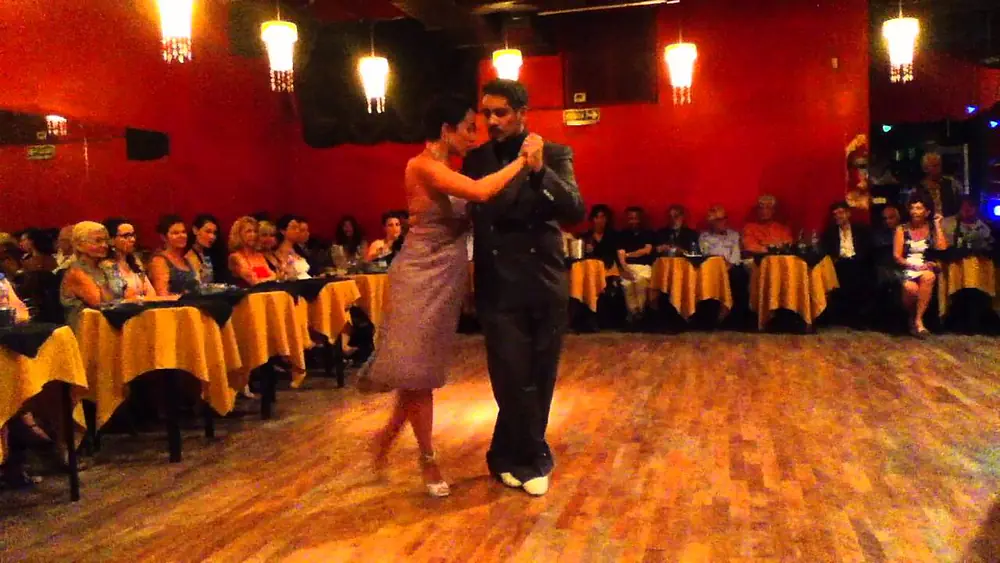 Video thumbnail for Bailaron Luciana Arregui & Andres Laza Moreno, en la milonga El Beso Part.4 - 28/12/14