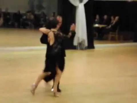 Video thumbnail for Daniela Pucci and Luis Bianchi at Milonga Nocturna 04.29.17 [2]