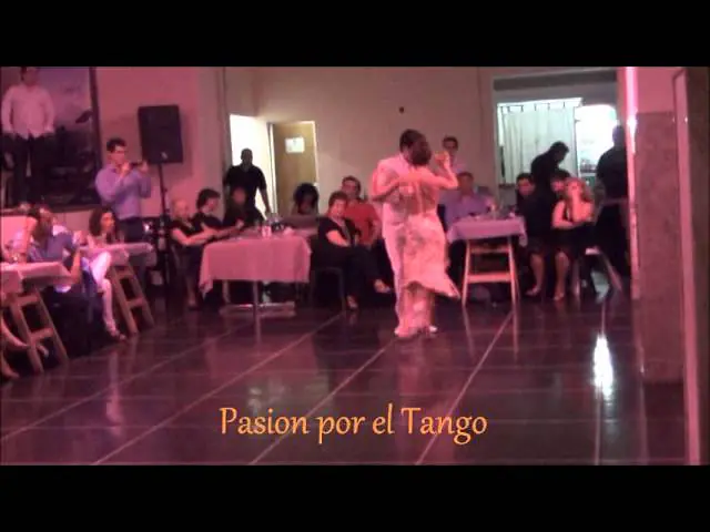 Video thumbnail for SILVANA ANFOSI y MATIÁS RODRIGUEZ bailando el tango DE FLOREO en FLOREAL MILONGA