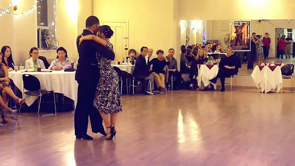 Video thumbnail for Frank Obregon & Jenny Gil bailan el Tango Recién en Toronto - Canada