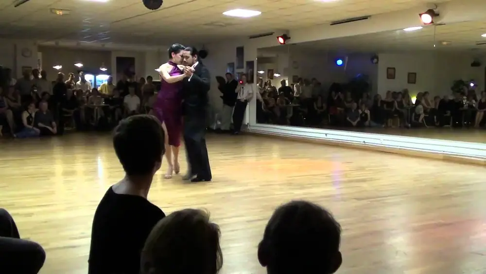 Video thumbnail for Amanda et Adrian Costa @Tango Tango 2/4