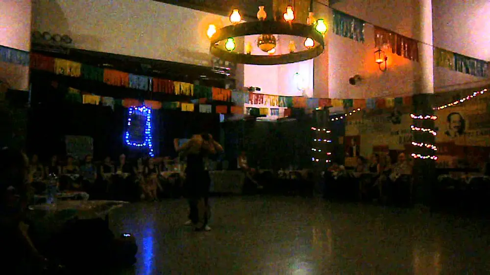 Video thumbnail for Moira Castellano y Gaston Torelli en El Motivo Tango, 30/12/13