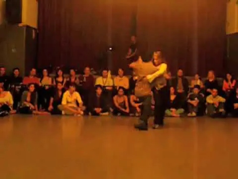 Video thumbnail for Santiago Dorkas & Cecilia García bailando en TangoCool (Buenos Aires) 3