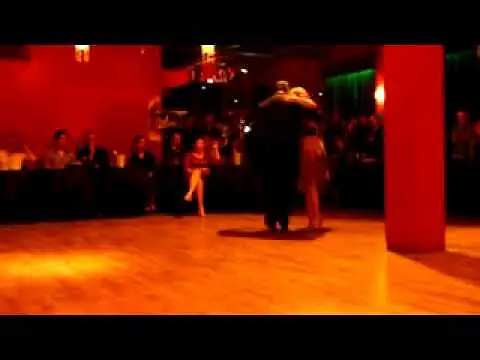 Video thumbnail for Leo Ortiz y Carla Rossi perform for Milonga Solidaria at El Beso no4 3465