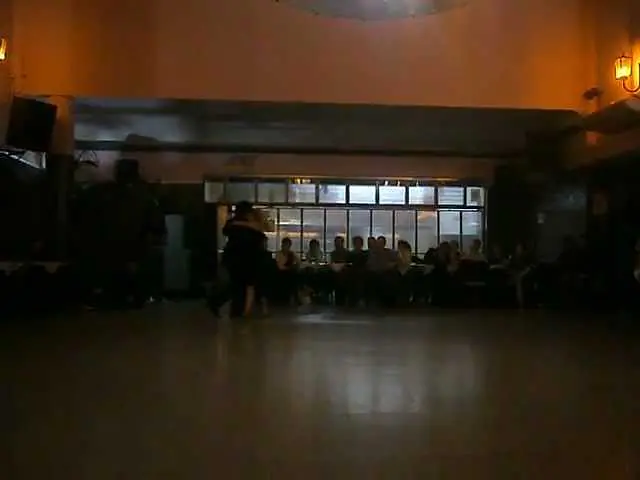 Video thumbnail for Federico Naveira y Sabrina Masso en El Motivo Tango, 6/8/12