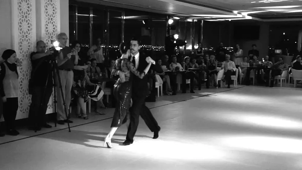 Video thumbnail for 7th Dubai Tango Festival 2015 - Walter Suquia & Ayelen Sánchez