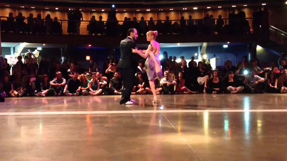 Video thumbnail for Gianpiero Galdi e Nadia Cronidu - Delicate