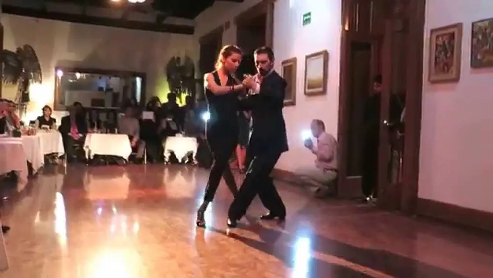 Video thumbnail for Karina Guillén y Ernesto Candal interpretan Una fija