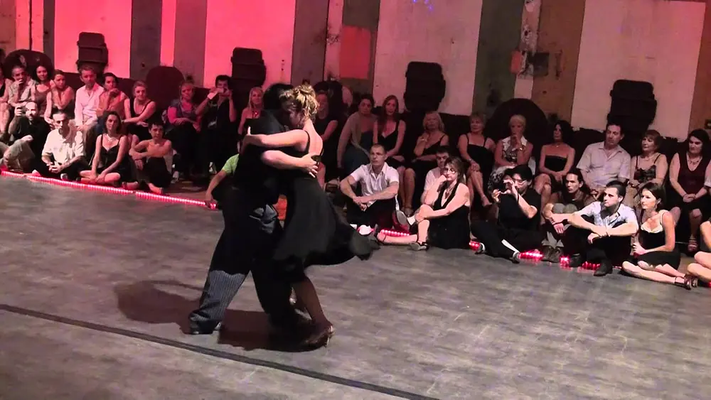 Video thumbnail for Noelia Hurtado Y Carlitos Espinoza  -Tango 2-