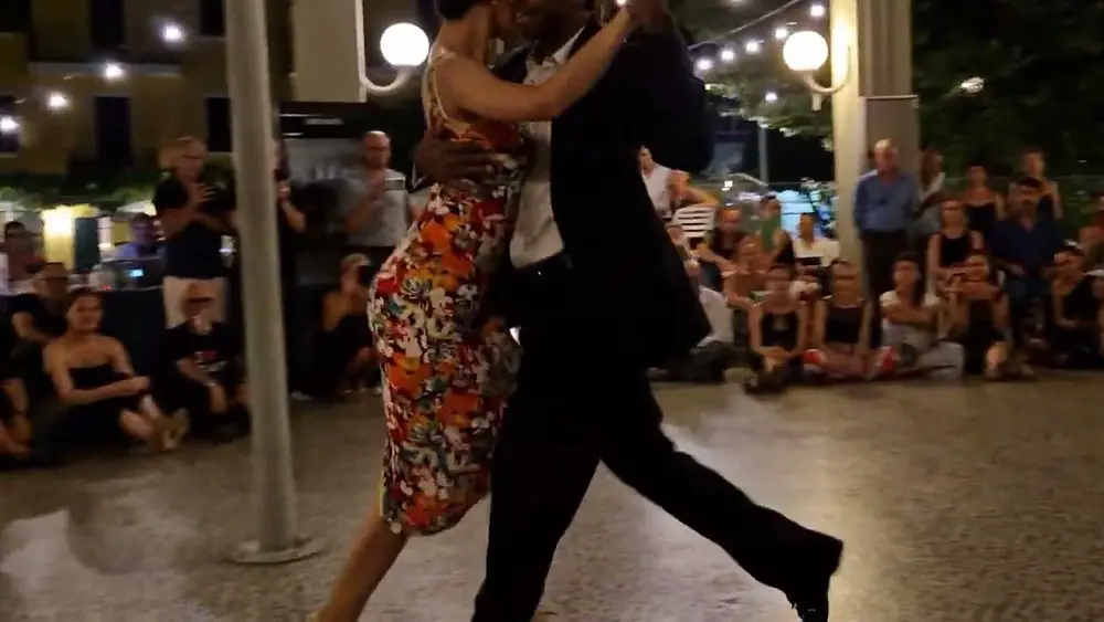 Video thumbnail for El viejo vals. Julio Alvarez e Silvina Tse alla Milonga del Pilota. #julioalvarez #silvinatse