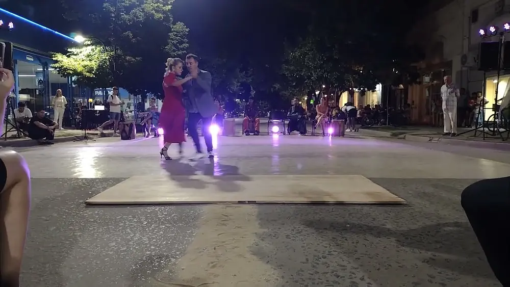 Video thumbnail for Delfina Pissani y Diego Martin Valero ( Milonga Campera)