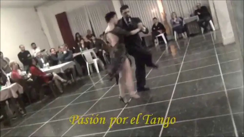 Video thumbnail for JIMENA HOEFFNER y FERNANDO CARRASCO Bailando el Tango GALLO CIEGO en FLOREAL MILONGA