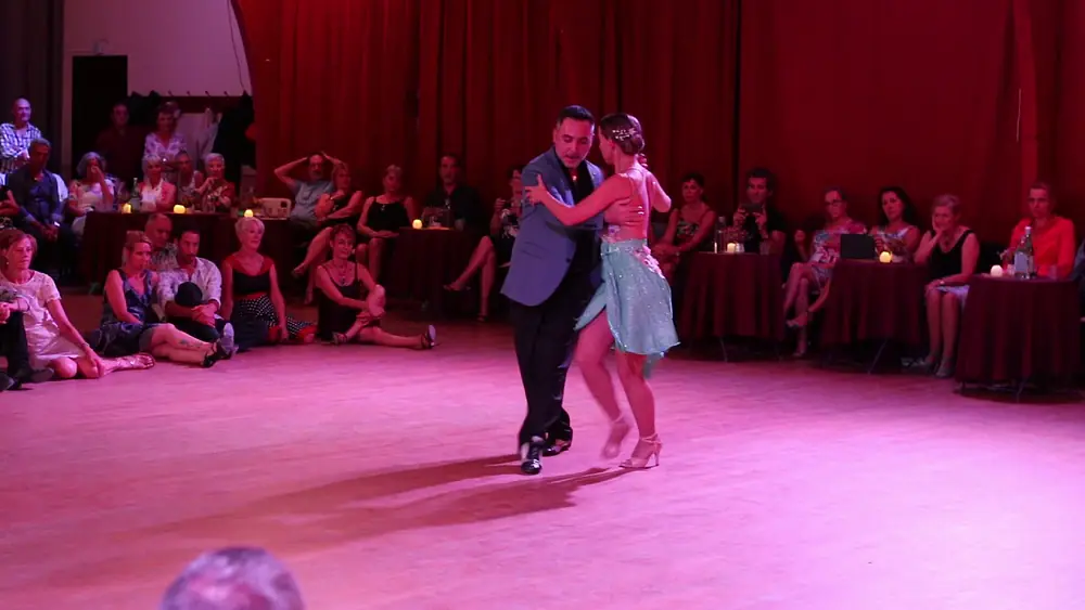 Video thumbnail for Marisol Morales y Alejandro Larenas Valsecito