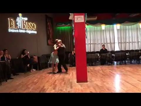 Video thumbnail for Carlitos Diaz y Claudia Jakobsen. Tango 2. 13-09-2018. Salon "Sol de Arrabal"