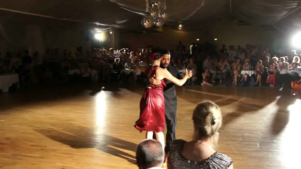 Video thumbnail for Amanda Adrian COSTA, "Milonga de Buenos Aires" live avec Roulotte tango, improvisation.