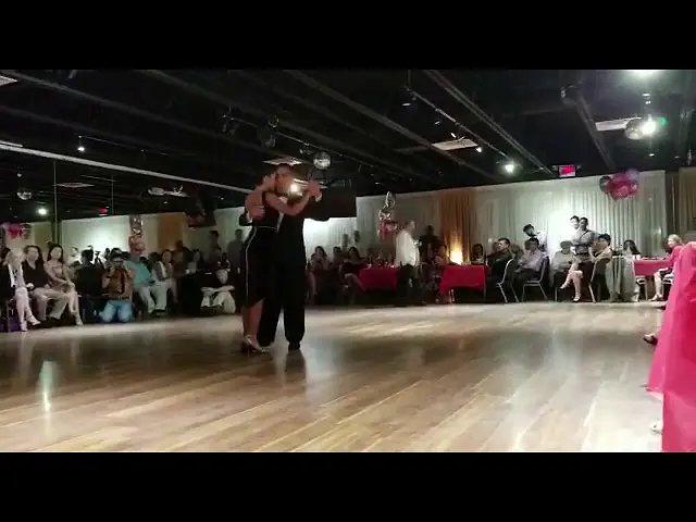 Video thumbnail for Yesica Esquivel & Ariel Leguizamon impro Lluvia de Abril by Calo at Las Pebetas Milonga. Miami