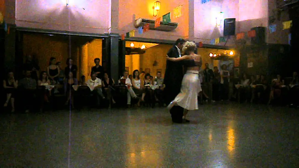 Video thumbnail for Analia Carreño y Luis Ramirez en El Motivo Tango, 18/2/13