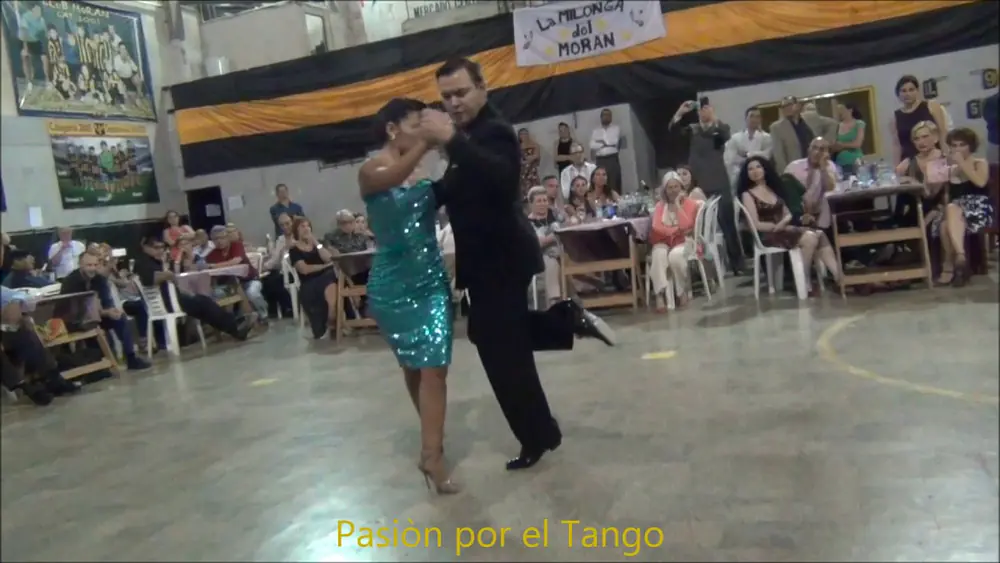 Video thumbnail for CARLA ESPINOSA y GABRIEL MISSE Bailando el Tango ESTA NOCHE DE LUNA en LA MILONGA DEL MORAN