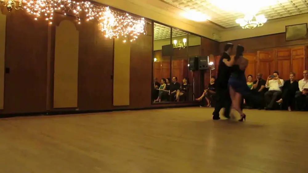 Video thumbnail for Leandro Capparelli & Sol Alzamora @ La Milonga Rosa