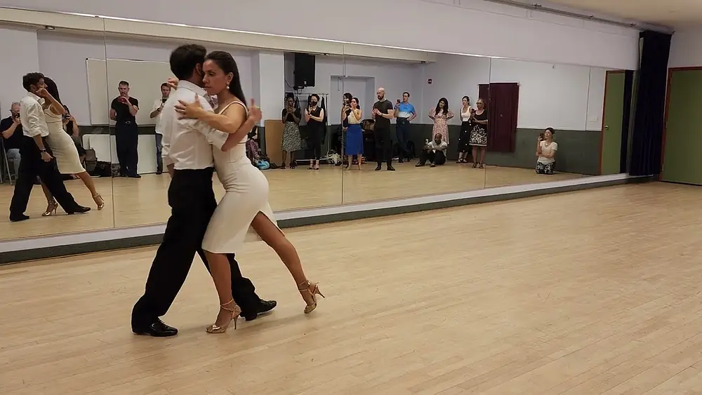 Video thumbnail for Argentine Tango Workshop: Yanina Quiñones & Neri Piliu - Rhythmic & Melodic Caminatas-Close Embrace