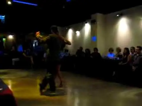 Video thumbnail for Samantha Dispari y Santiago Fina en Porteño y Bailarín 2012 (2/3)