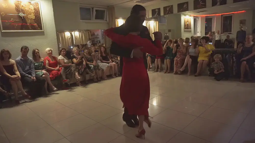 Video thumbnail for Omar Quiroga and Veronica Palacios in Saratov (milonga)