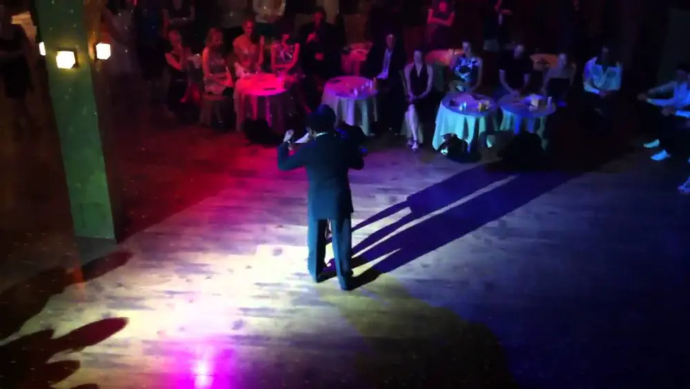 Video thumbnail for Fabian Peralta y Josefina Bermudez. Tango. "Milonga Blanca"