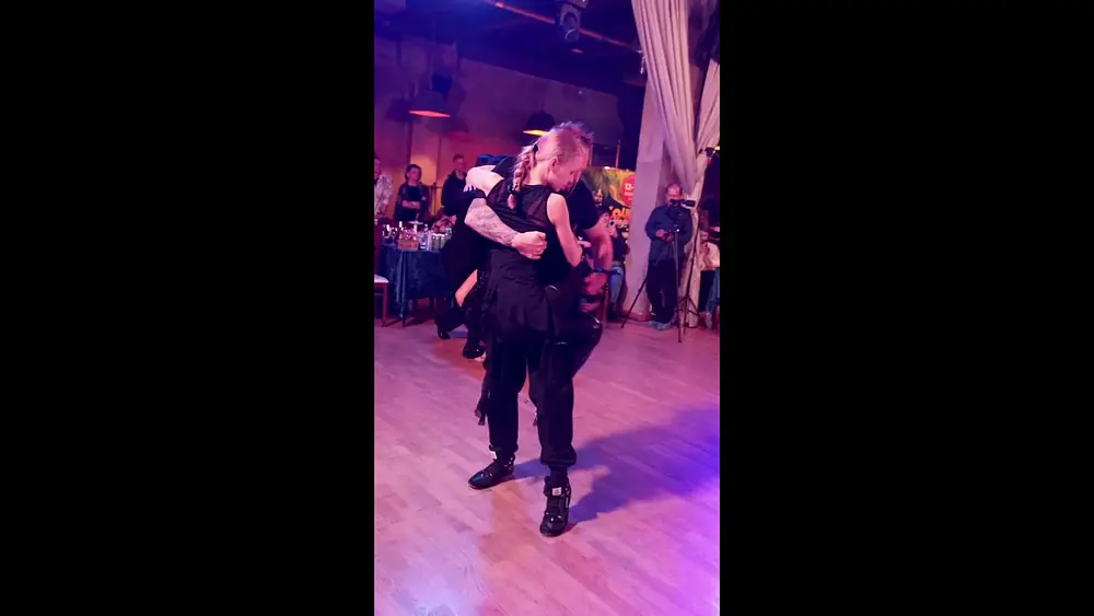 Video thumbnail of Street Tango. Павел Собирай и Виктория Тестова #tango #tangonuevo #neotango #dance