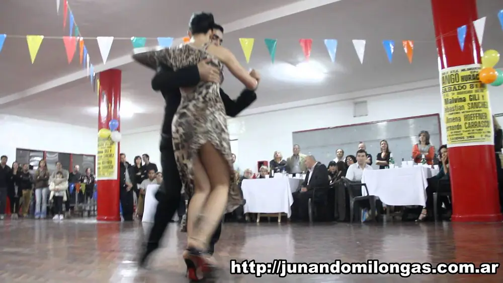 Video thumbnail for Jimena Hoeffner y Fernando Carrasco en el Club Atlético Milonguero (Milonga)