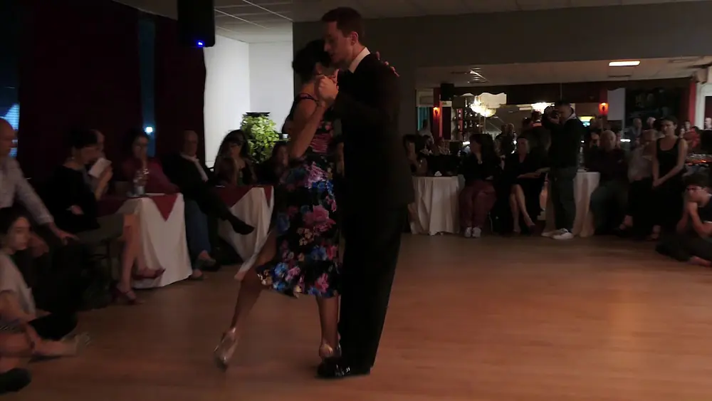 Video thumbnail for Lorena Tarantino & Giovanni Cocomero, Por qué razón (Winter Tango Napoli 2017, 2/4)