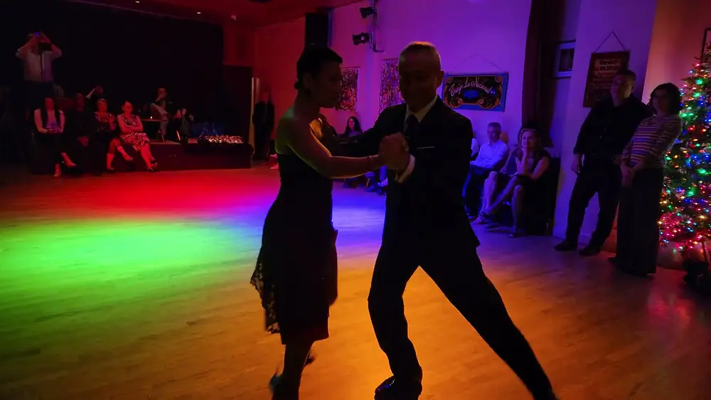 Video thumbnail for Argentine tango: Paloma Berrios & Maximiliano Alvarado - Milongueando en El 40