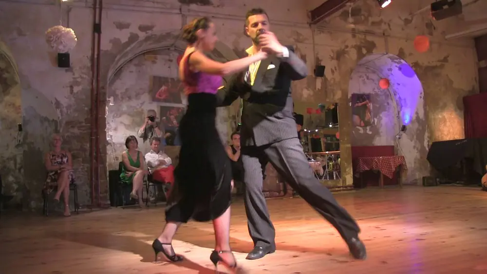 Video thumbnail for Natalia Cristobal Rivé et Diego Riemer dansent la valse
