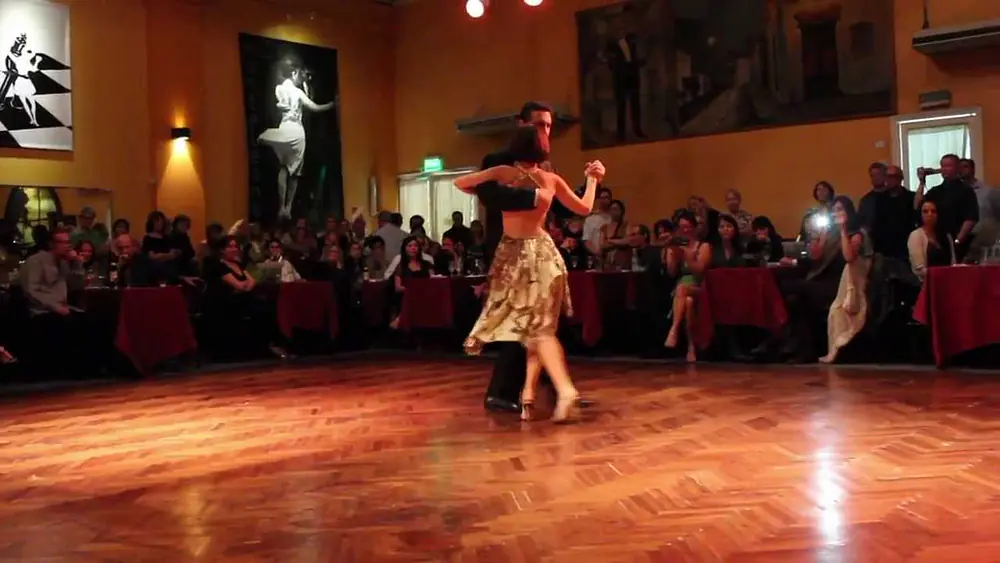 Video thumbnail for Gustavo Benzecry Sabá & María Olivera - Milonga en el Parakultural, Octubre 2013