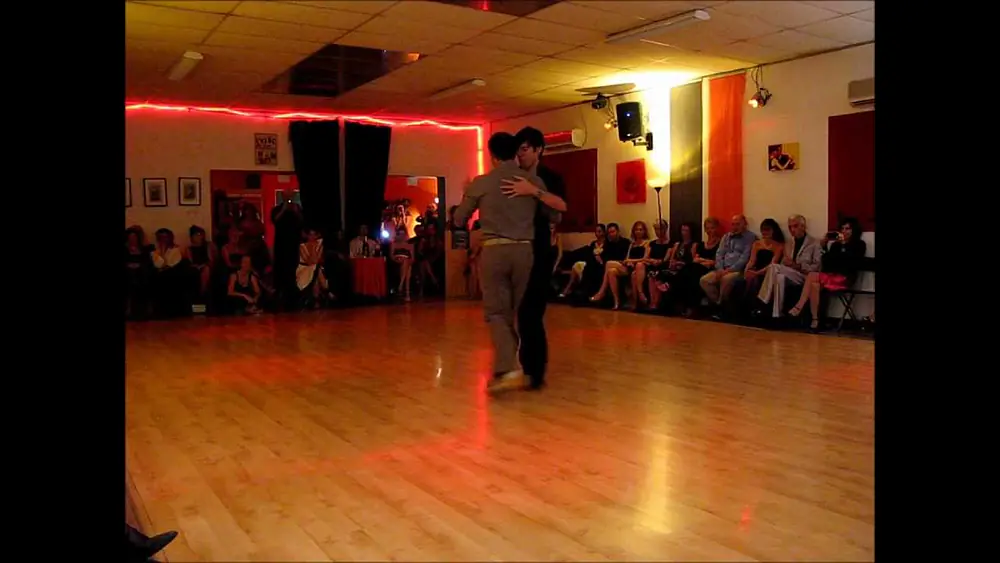 Video thumbnail for Claudio Cardona y Vito Muñoz - Aix en Provence Tango Festival - Show 2