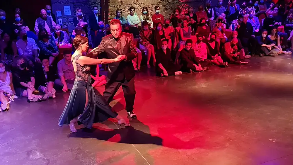 Video thumbnail for Juana Sepulveda y Chicho Frúmboli.  El motivo - A. Troilo y A. Piazzolla.  MAA Nov'21