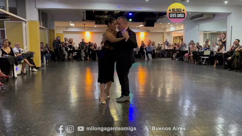 Video thumbnail for Hernan Alvarez Prieto y Natalia Hills  - Milonga Gente Amiga -24/MAR/2024 (4/4)