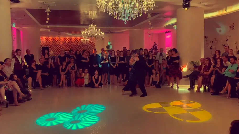 Video thumbnail for Alejandra y Adrian Veredice - Juan D'Arienzo & Alberto Echagüe - Indiferencia @ Tango VIP