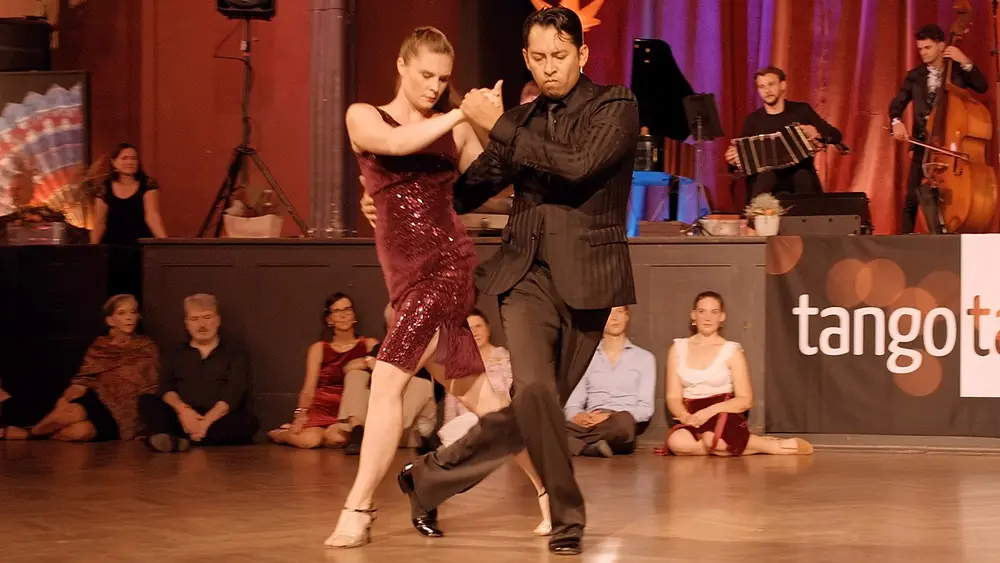 Video thumbnail for Sara Westin and Juan Pablo Canavire – A la gran muñeca at Tango Tage Halle 2024