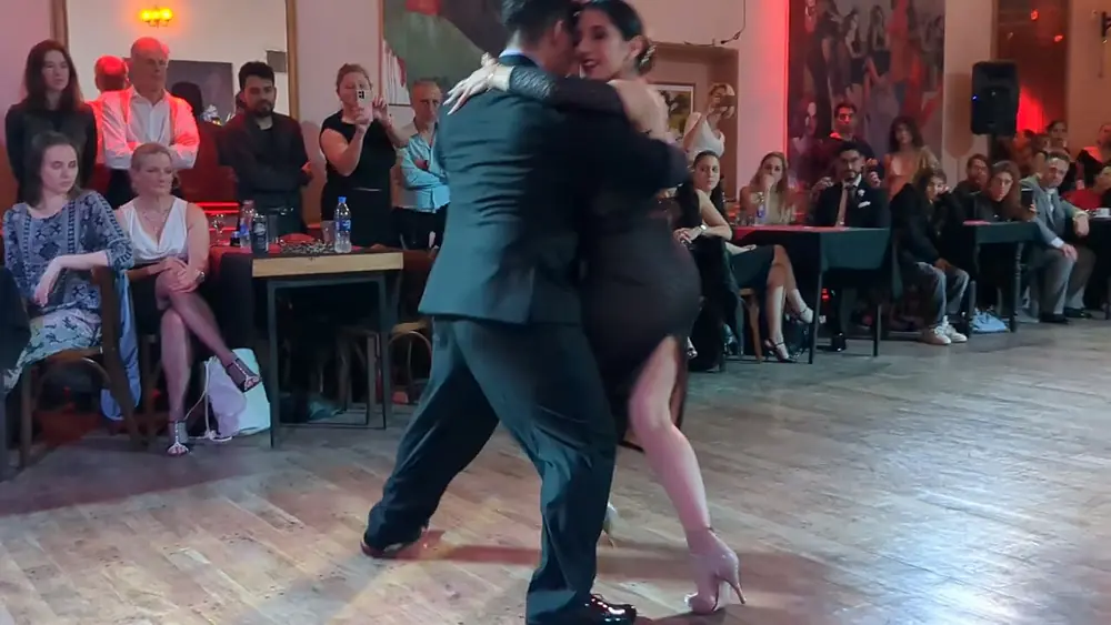 Video thumbnail for Fatima Caracoch & Brenno Lucas (tango pista champion 2024) at Mucho Tango opening milonga (2/2)