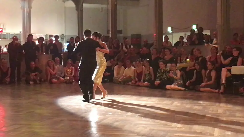 Video thumbnail for 2018 Karlsruhe Tangofestival - Clarisa Aragon & Jonathan Saavedra  (3/5)