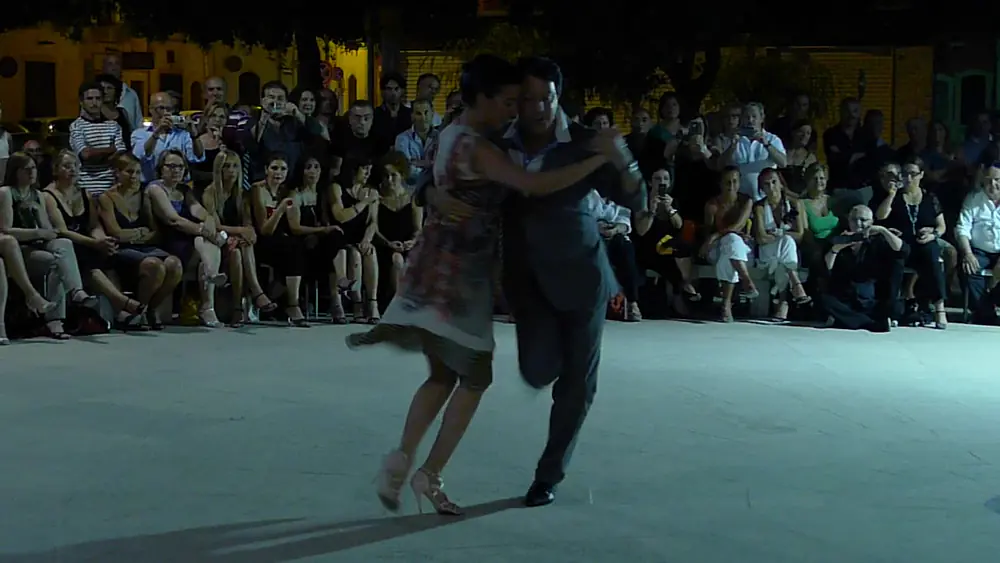 Video thumbnail for Miguel Zotto y Daiana Guspero - Ensuenos de Tango - Gioia del Colle - 28.07.2013